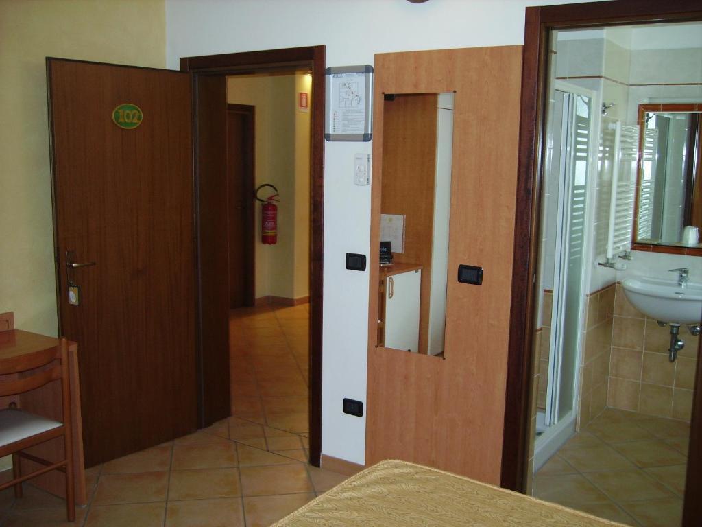 Hotel Fontana Rubiera Pokój zdjęcie