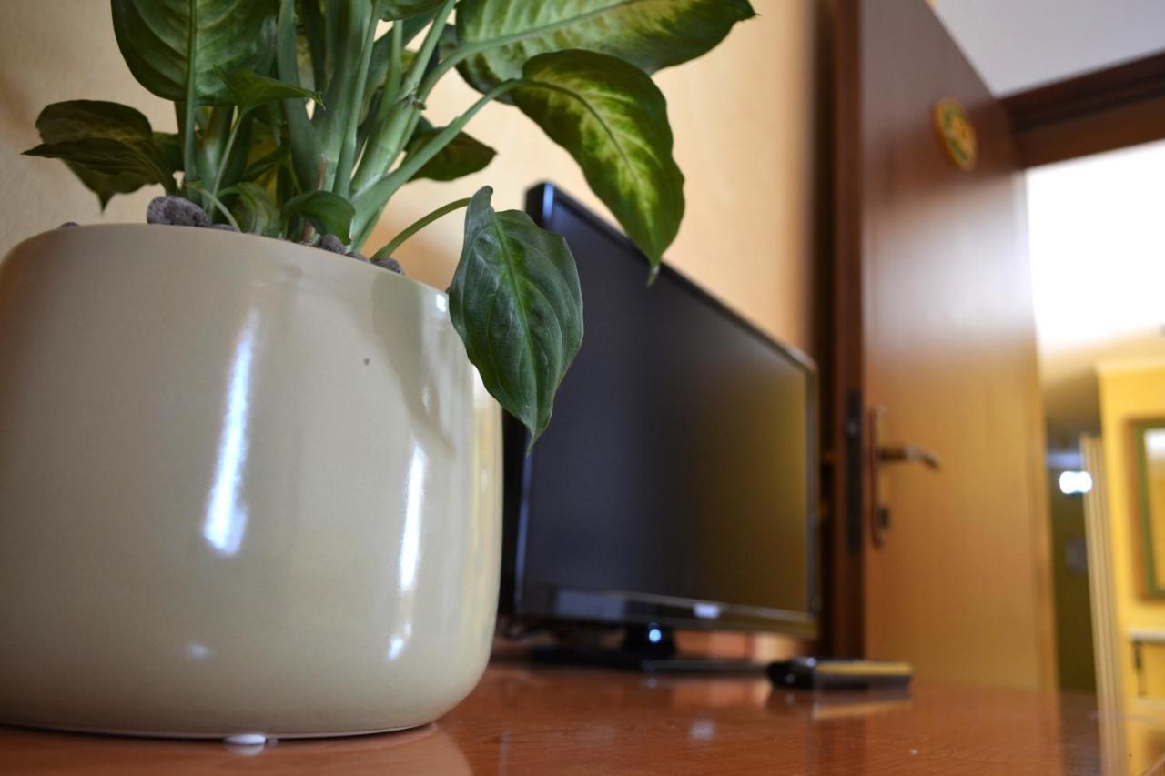 Hotel Fontana Rubiera Zewnętrze zdjęcie